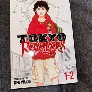 Tokyo Revengers Manga Volume 1-2 + I Am Hero Selling together for the price of 1